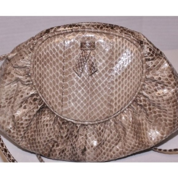 This Spanish Cobra WokeUp2Find He WasA Vintage Bag - Picture 3 of 7